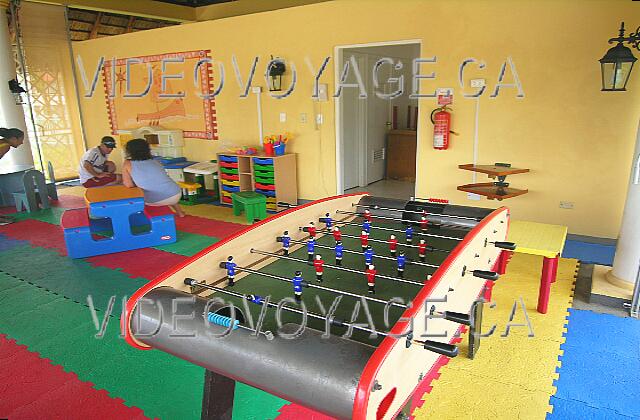 Cuba Guardalavaca Playa Pesquero Différents jeux tel que une table de soccer. Un jeux électronique devrait être disponible.