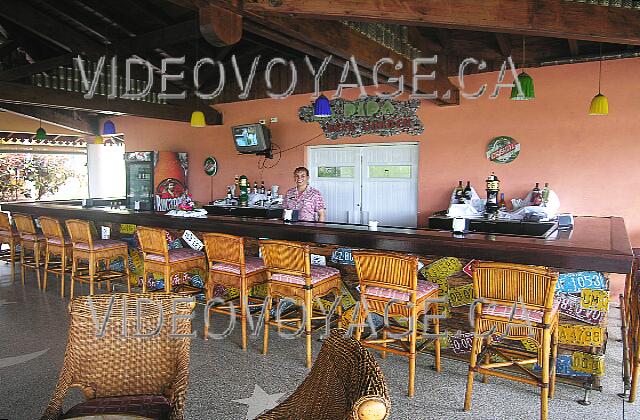 Cuba Guardalavaca Playa Pesquero Un bar plus populaire le soir. Il y a un choix limité de boissons.