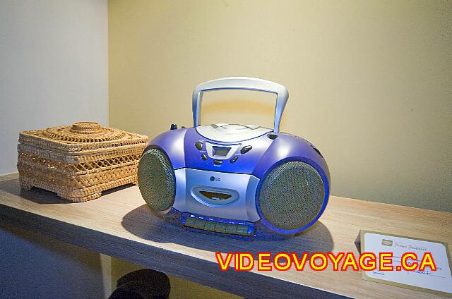 Cuba Guardalavaca Playa Pesquero CD player, cassette player, radio, ...