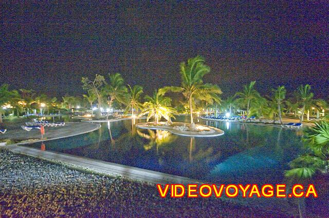 Cuba Guardalavaca Playa Pesquero Un entorno precioso en la noche.