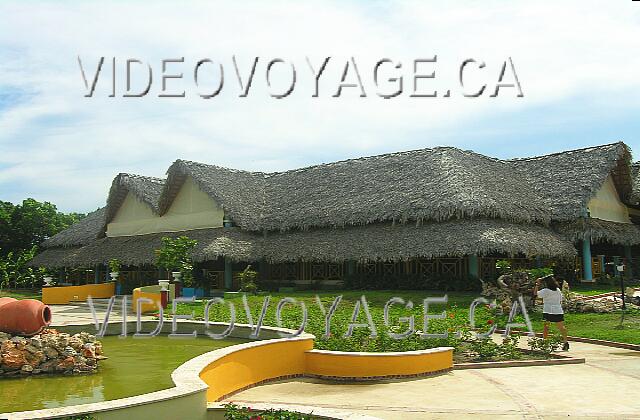 Cuba Guardalavaca Memories Holguin Beach Resort The main bar Don Bartolo near the first pool level.