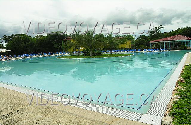 Cuba Guardalavaca Memories Holguin Beach Resort A large swimming pool ...