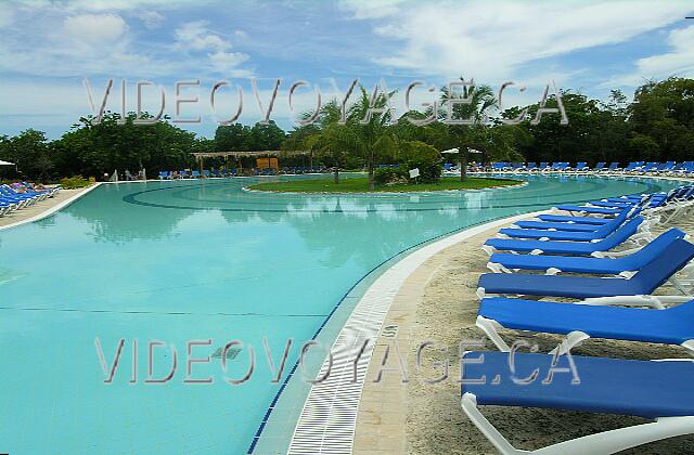 Cuba Guardalavaca Memories Holguin Beach Resort Very clean pools are cleaned regularly.