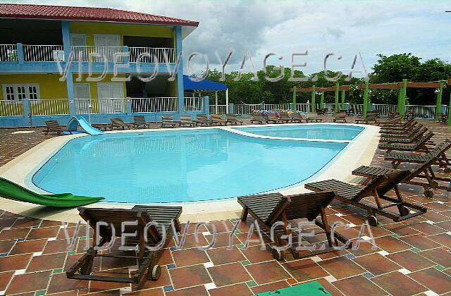 Cuba Guardalavaca Memories Holguin Beach Resort The mini club pool is located west of the site.