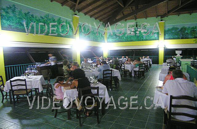 Cuba Guardalavaca Memories Holguin Beach Resort El a la carta italiano La Foresta. Un buen restaurante en un ambiente relajado.