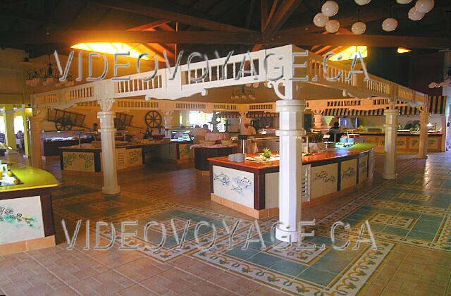 Cuba Guardalavaca Memories Holguin Beach Resort The buffet is quite extensive.