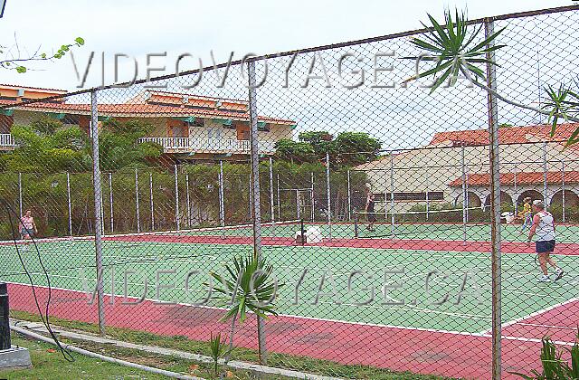 Cuba Guardalavaca Sol Rio De Luna Y Mares Les terrains de tennis.