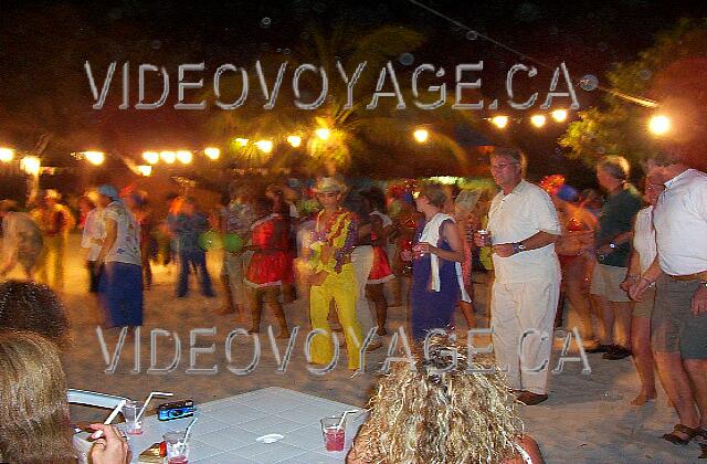 Cuba Guardalavaca Sol Rio De Luna Y Mares A Cuban evening on the beach which is very popular.