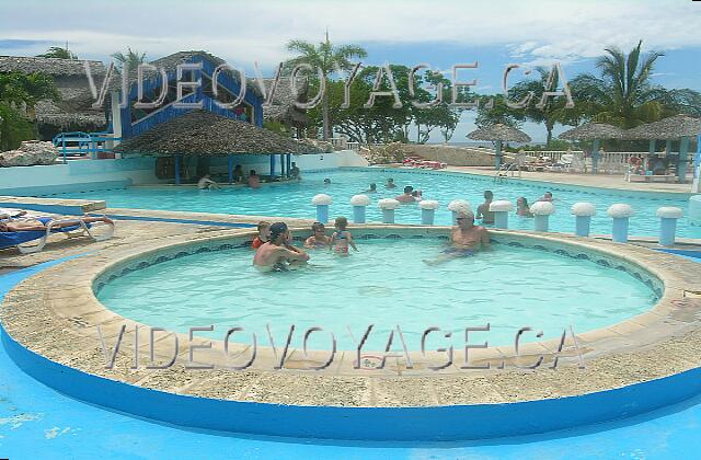 Cuba Guardalavaca Sol Rio De Luna Y Mares The children's pool. The main pool with no shallow section, some adult clients will lie in the pool for children.