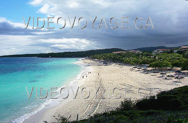 Cuba Guardalavaca Sol Rio De Luna Y Mares There is no algae or seaweed little the first 50 meters in the sea. Here the beach of Sol Rio de Mares.