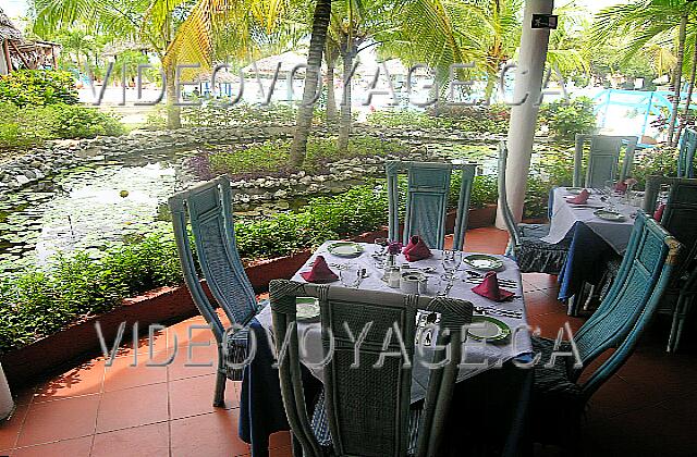 Cuba Guardalavaca Sol Rio De Luna Y Mares Une très belles terrasse extérieur.