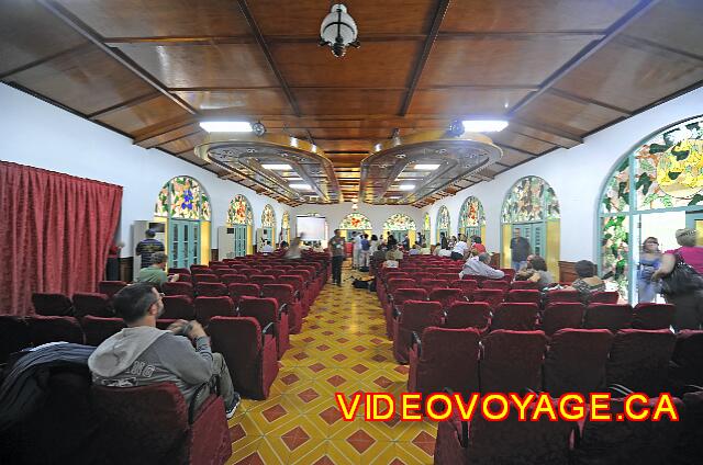 cuba La Havane comodoro Una sala de conferencias.