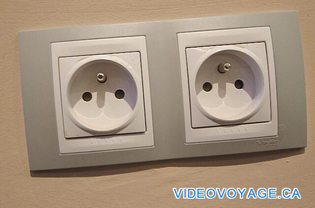 Maroc Bin El Ouidan Widiane Suites & Spa The sockets in rooms 220 volts Type E