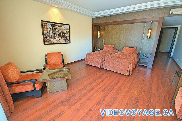 Maroc Rabat Le Dawliz A fairly large room, have two single beds, a wooden floor coating appearance.