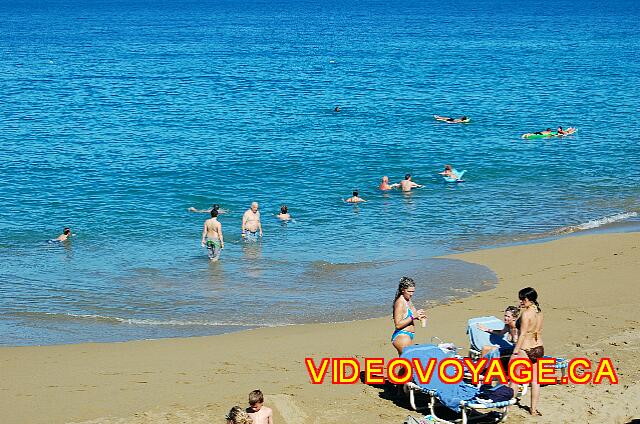 Republique Dominicaine Sosua Casa Marina Beach & Reef Les baigneurs à différentes profondeurs.