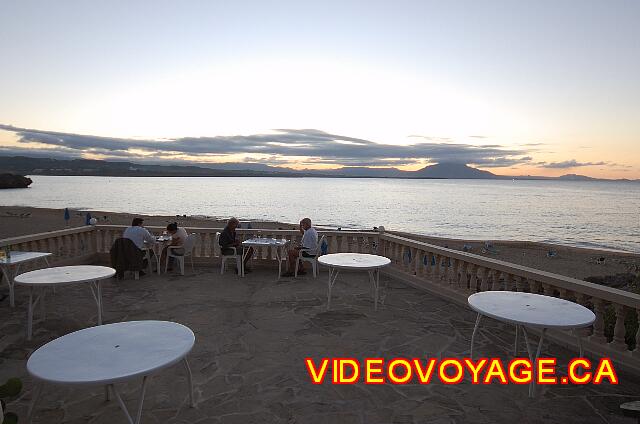 Republique Dominicaine Sosua Casa Marina Beach & Reef Sur la terrasse d'un restaurant voisin de l'hôtel, au dessus de la plage de l'hôtel Casa Marina Reef.  Une très belle vue.