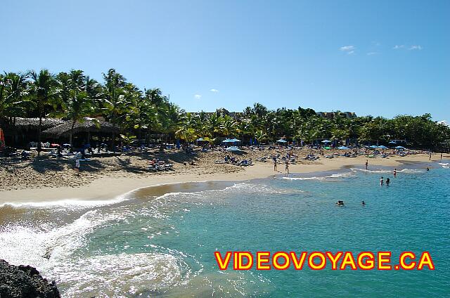 Republique Dominicaine Sosua Casa Marina Beach & Reef La pente pour entré dans l'eau est assez forte, après 15 à 30 mètres vous avez de l'eau aux épaules.