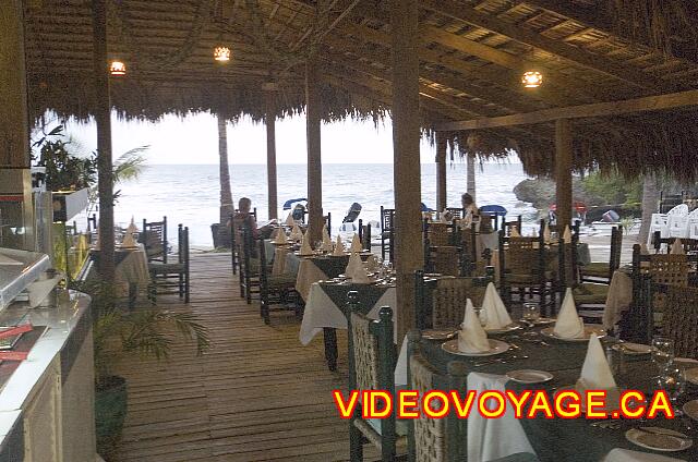 Republique Dominicaine Sosua Casa Marina Beach & Reef Tables overlooking the sea.