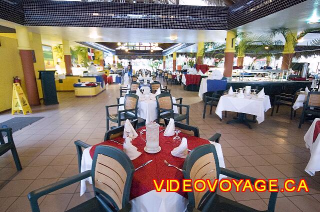 Republique Dominicaine Sosua Casa Marina Beach & Reef No hay servicio de mesa para las bebidas. Una jarra de agua helada se deposita sobre la mesa.