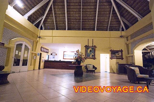 Republique Dominicaine Sosua Casa Marina Beach & Reef The lobby of the hotel Casa Marina Reef, left a tienda.