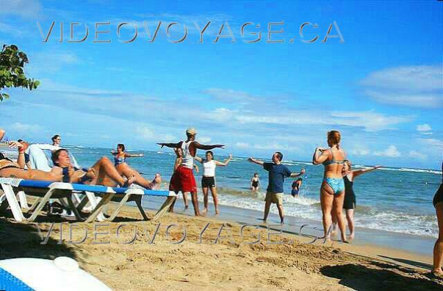 Republique Dominicaine Puerto Plata Grand Oasis Marien Un activité de mise en forme sur la plage.