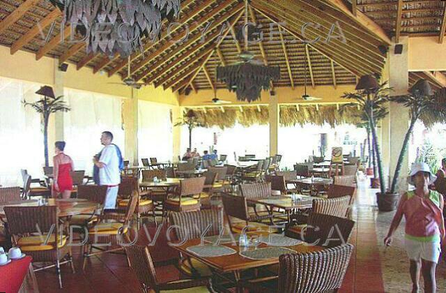 Republique Dominicaine Puerto Plata Grand Oasis Marien Le restaurant El Chirro sur le bord de la plage est populaire a toute heure.