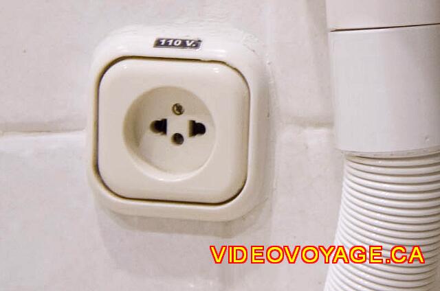 Republique Dominicaine Puerto Plata Iberostar Costa Dorada The socket 110 Volts can be problematic for connecting a battery charger ...