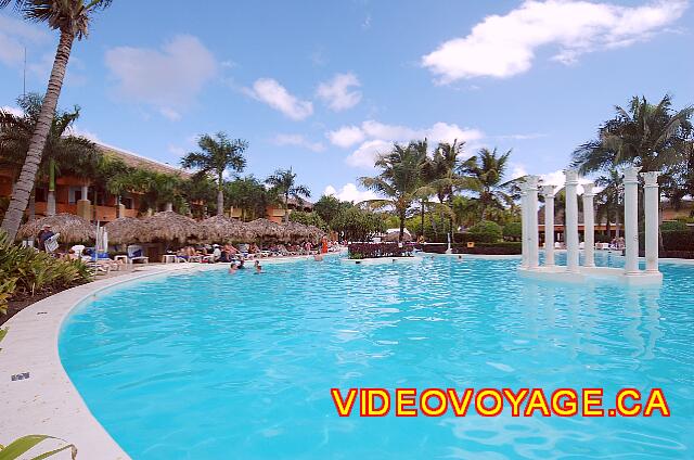 Republique Dominicaine Puerto Plata Iberostar Costa Dorada There is no terrace with chairs all around the pool.