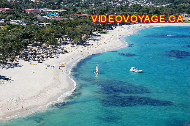 Republique Dominicaine Puerto Plata Iberostar Costa Dorada A deep beach. Some reef and seaweed.