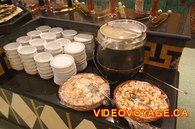 Republique Dominicaine Puerto Plata Iberostar Costa Dorada A hot soup with croutons.