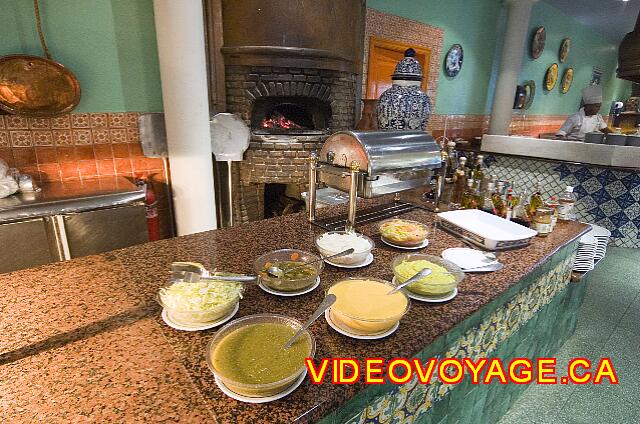 Republique Dominicaine Puerto Plata Iberostar Costa Dorada Ingredients to add to your Italian dishes? In the background the oven for pizza.