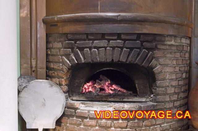 Republique Dominicaine Puerto Plata Iberostar Costa Dorada Oven for pizzas.