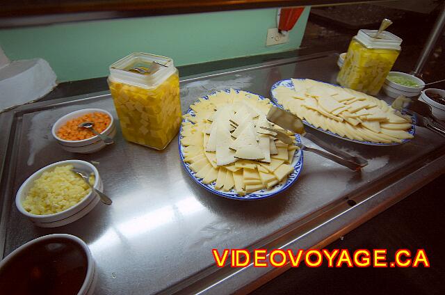 Republique Dominicaine Puerto Plata Iberostar Costa Dorada A choice of cheese store on a refrigerated plate.