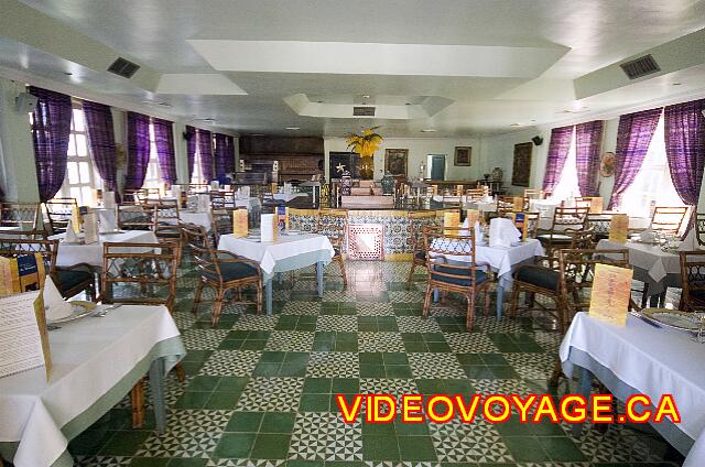 Republique Dominicaine Puerto Plata Iberostar Costa Dorada El interior del restaurante. De tamaño mediano para un restaurante a la carta.