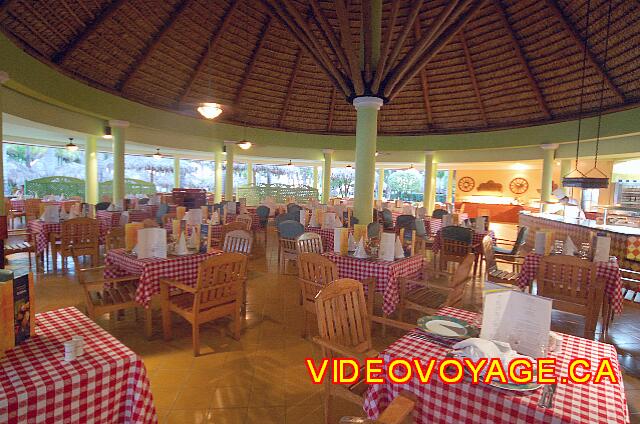 Republique Dominicaine Puerto Plata Iberostar Costa Dorada Una habitación agradable comedor.