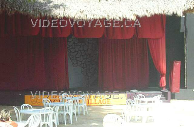 Republique Dominicaine Puerto Plata Holiday Village Golden Beach The closer stage show.