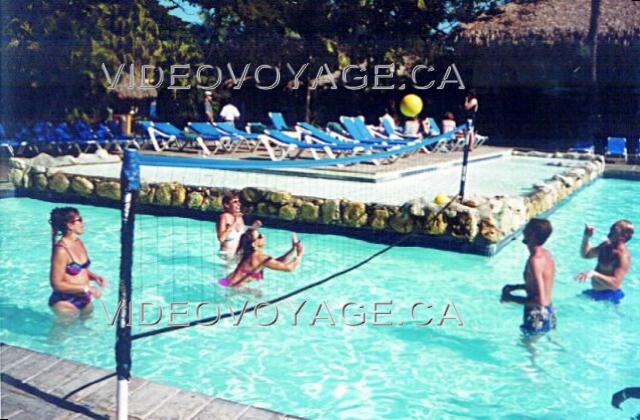 Republique Dominicaine Puerto Plata Holiday Village Golden Beach A game of volleyball in the main pool.