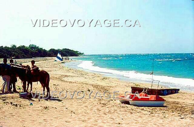 Republique Dominicaine Puerto Plata Holiday Village Golden Beach An old photograph of the west of the beach side also shows a wide range.