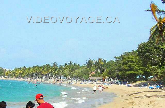 Republique Dominicaine Puerto Plata Holiday Village Golden Beach It is possible to walk one kilometer to the east, Paradise Beach Club is blocking access by a terrace. The west side it is possible more loins until Costa Dorada.