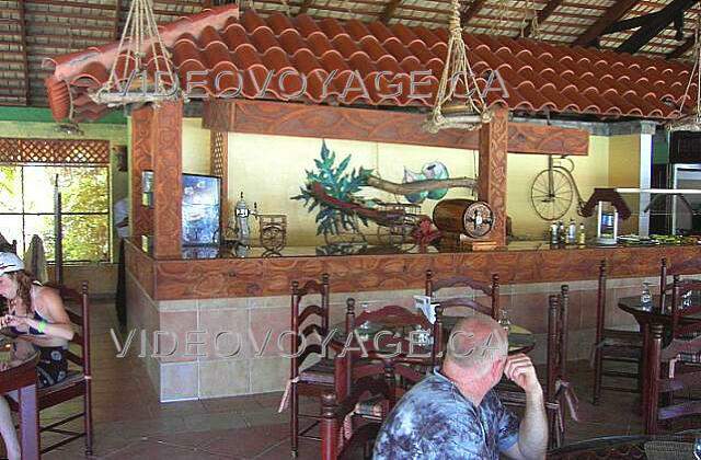 Republique Dominicaine Puerto Plata Holiday Village Golden Beach The counter of Papaya's Restaurant. A buffet is available.