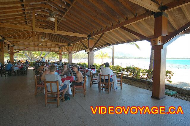 Republique Dominicaine Puerto Plata Grand Paradise Playa Dorada For those who prefer to eat and enjoy the outdoors.