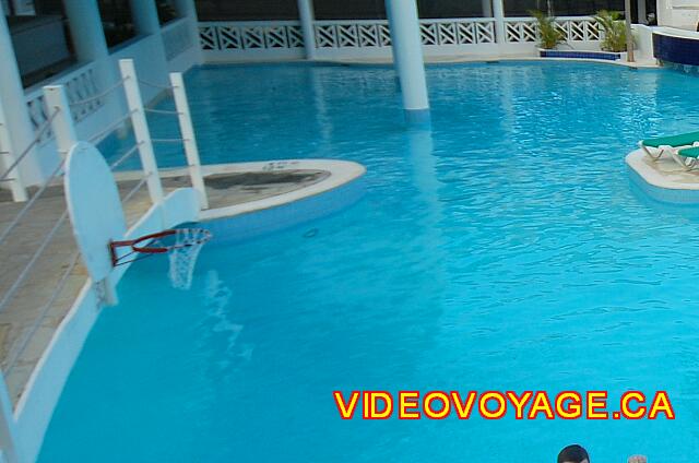 Republique Dominicaine Puerto Plata Celuisma Playa Dorada A basketball hoop in the pool.