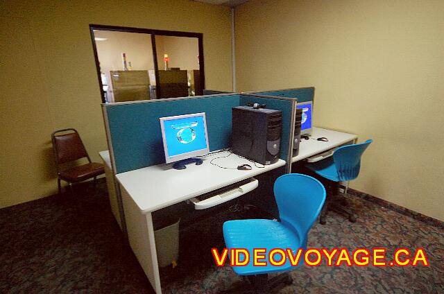 Republique Dominicaine Puerto Plata Celuisma Playa Dorada Internet stations in the Lobby.