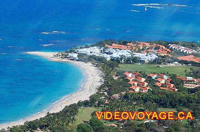 Republique Dominicaine Puerto Plata Celuisma Playa Dorada Aquí, la playa cuando no es particularmente poco algas. Las algas quantié pocos cambios con las estaciones y si se aplica una operación de limpieza.