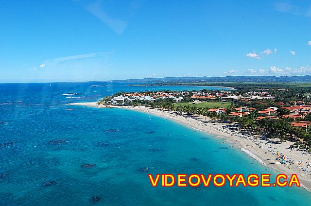 Republique Dominicaine Puerto Plata Celuisma Playa Dorada Hay algas después de 150 metros de la orilla del agua.