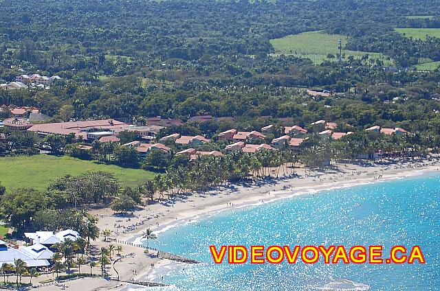 Republique Dominicaine Puerto Plata Celuisma Playa Dorada A la izquierda, el terreno baldío es un helipuerto.
