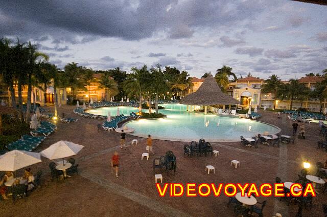 Republique Dominicaine Puerto Plata Gran Ventana La piscina en la noche.