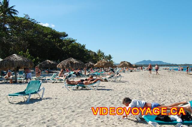 Republique Dominicaine Puerto Plata Gran Ventana Customers with chairs facing the sun.