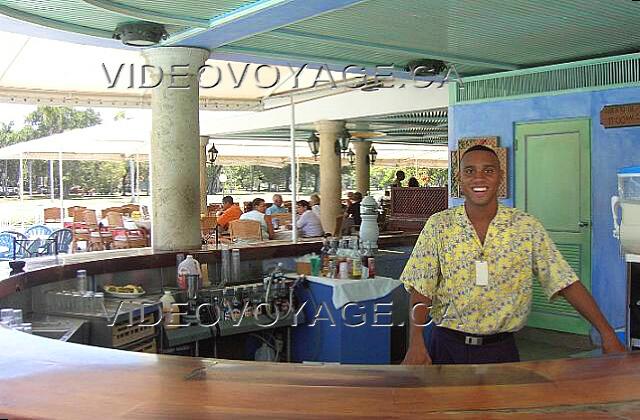 Republique Dominicaine Puerto Plata Victoria Resorts Le service toujours amicale.