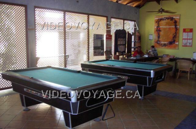Republique Dominicaine Puerto Plata Blue Bay Gateway Villa Doradas In the lobby, two pool tables.
